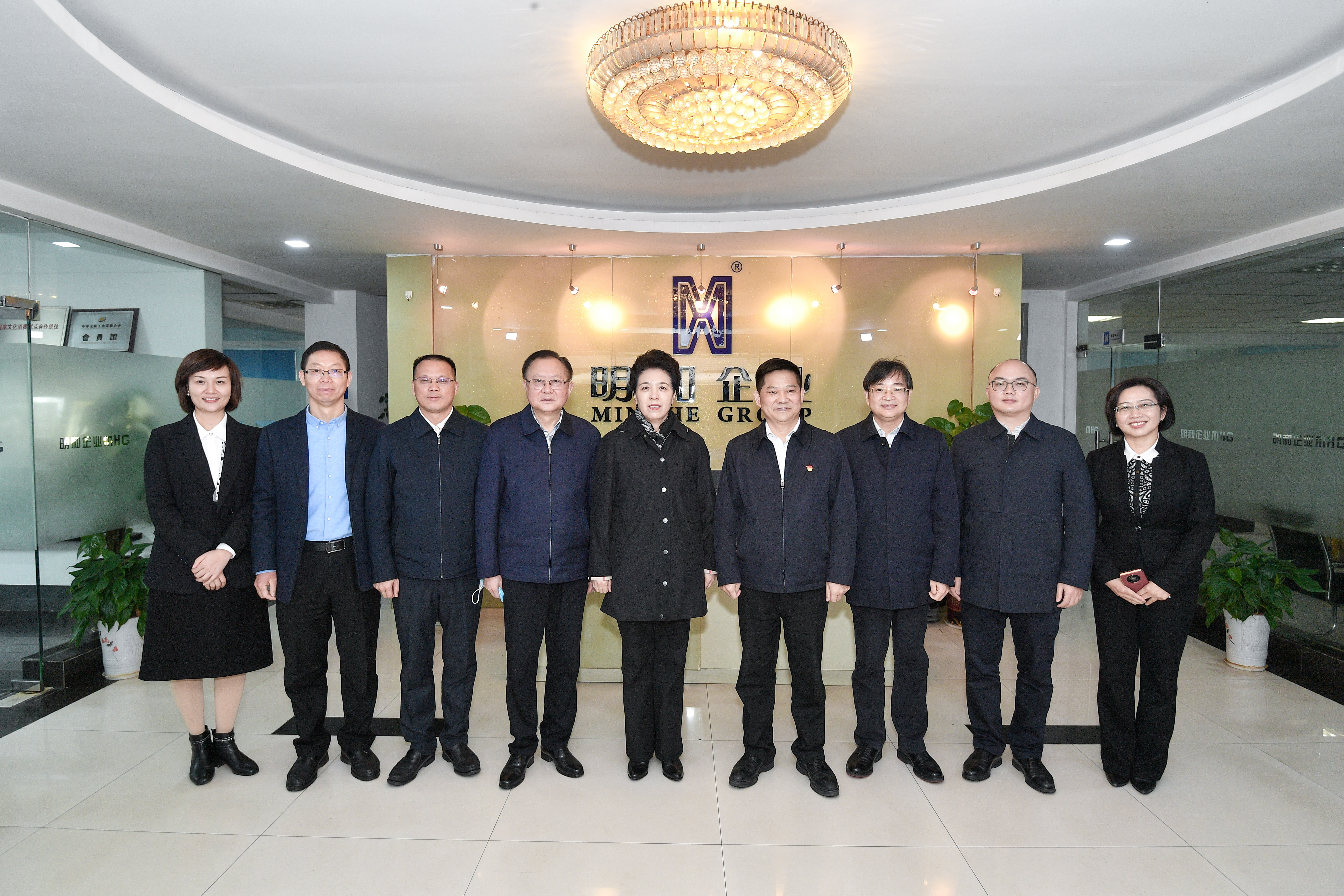 省政协党组副书记乌兰率队调研尊龙凯时·[中国]官方网站：深化文化科技融合，为擦亮湖湘文化名片、建设文化强省彰显文化企业担当作为